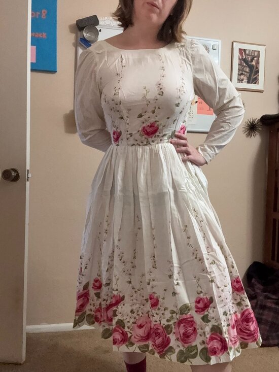 Dresses & Skirts - Vintage Pink Roses Floral Long Sleeve Midi Dress